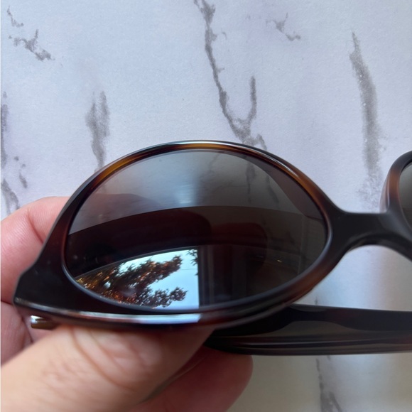 EUC Chloe sunglasses with case - Picture 8 of 10